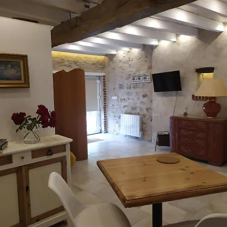 アパート 15Mn De Vichy Le Colombier Studio Climatisation Parking Prive
