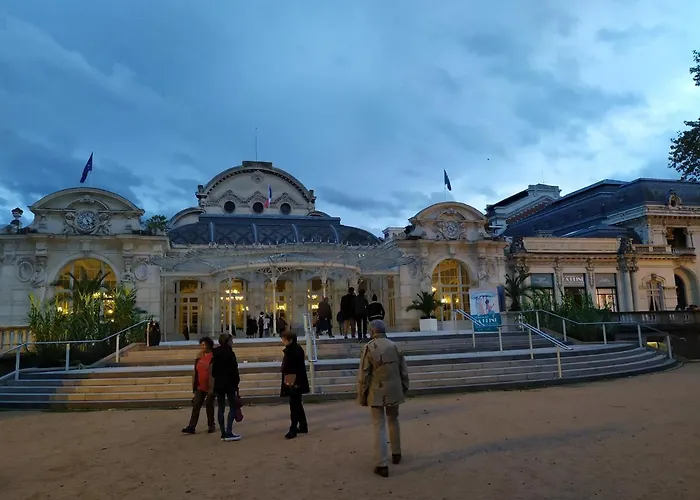 Proche De Le Colombier Confort Parking Prive Lejlighed